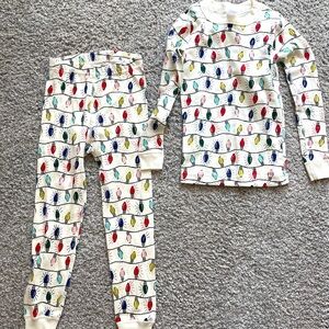NEW with tags Size 5 Kids Unisex Hanna Andersson Holiday Lightbulb PJS set